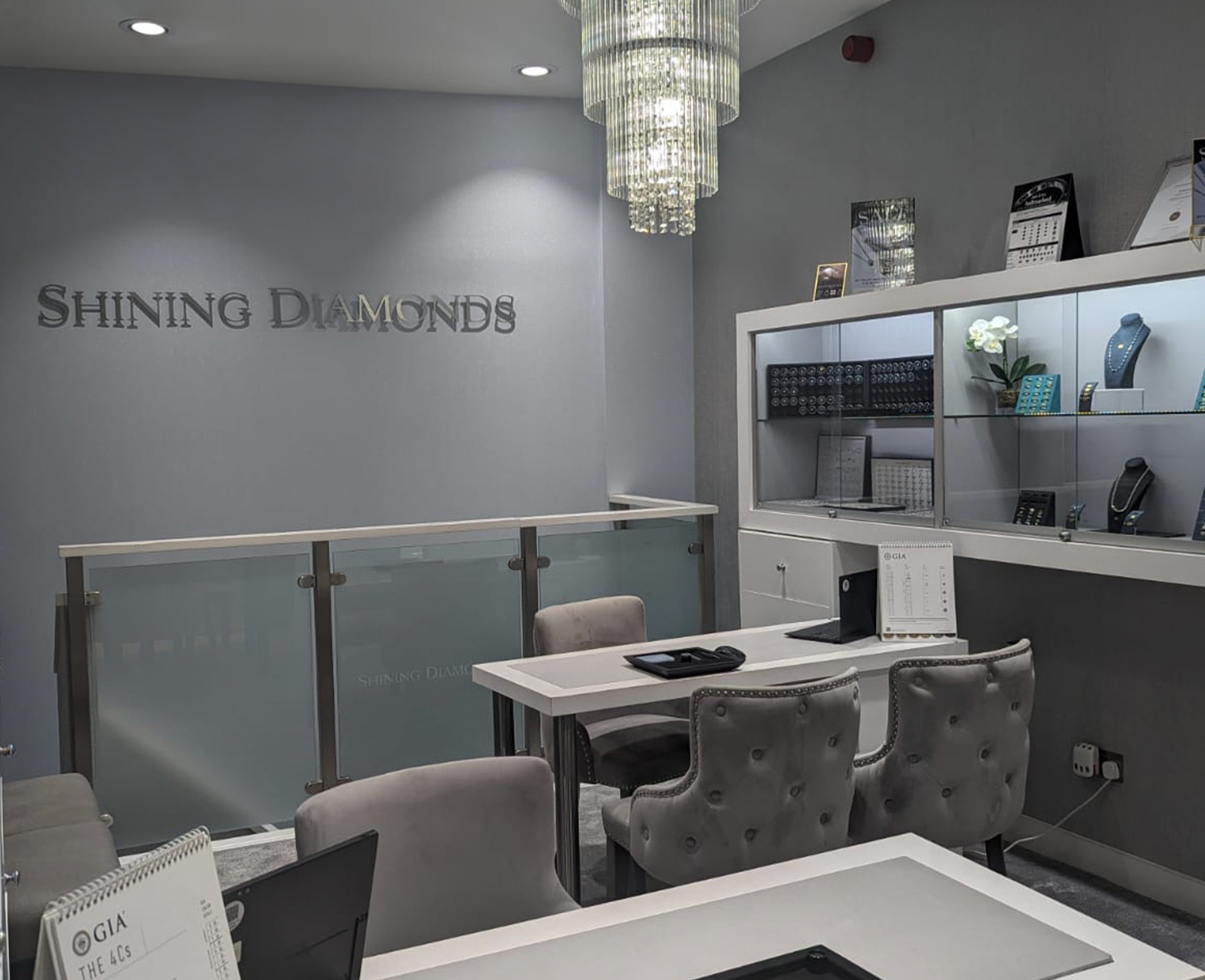 Hatton Garden Store - Shining Diamonds